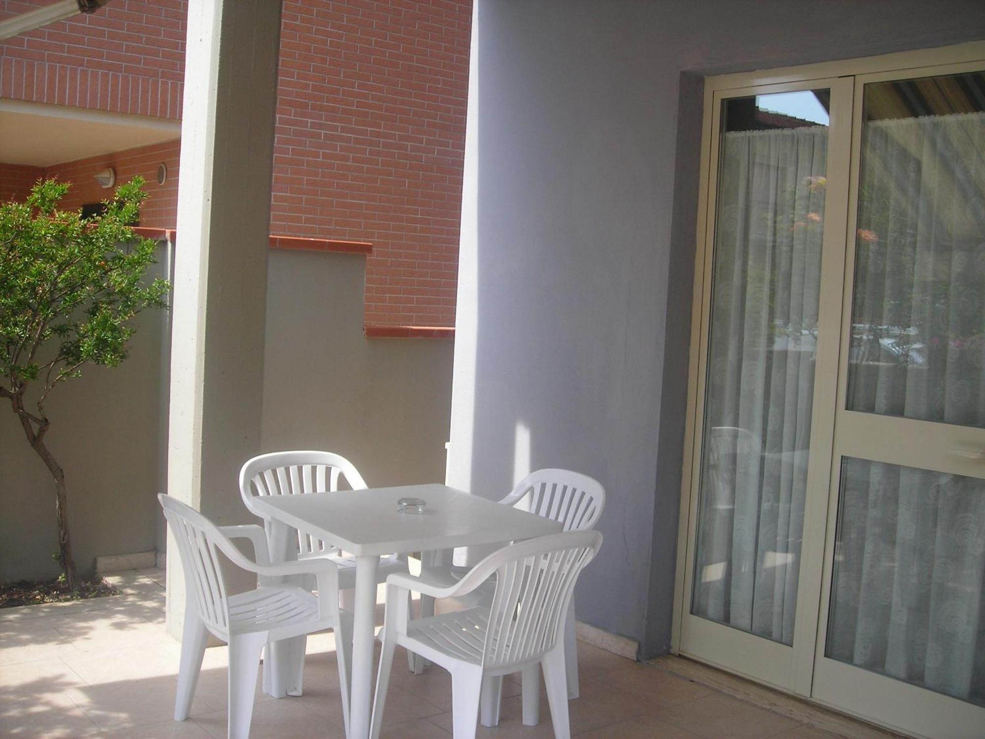 Aparthotel C.A.V. Residenza Prisco à Marina di Grosseto Extérieur photo