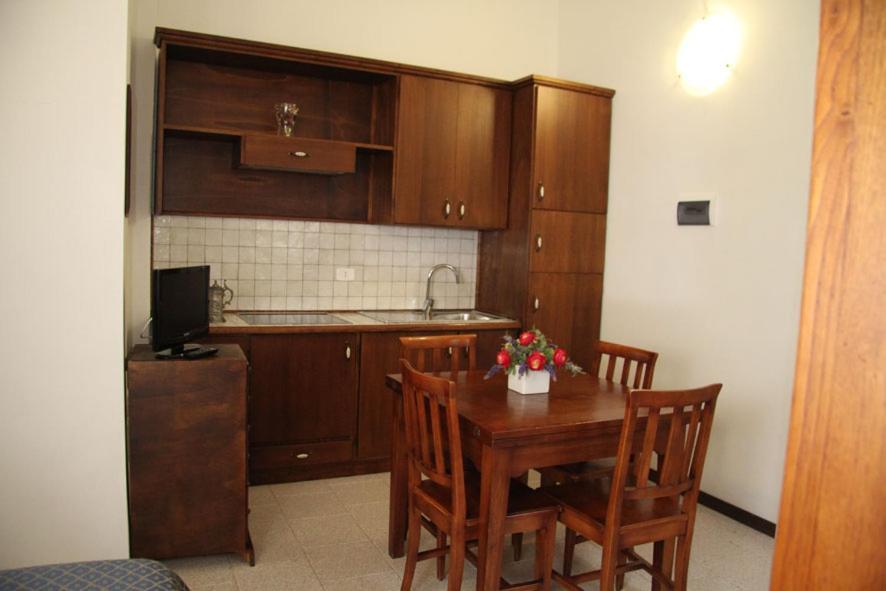 Aparthotel C.A.V. Residenza Prisco à Marina di Grosseto Extérieur photo
